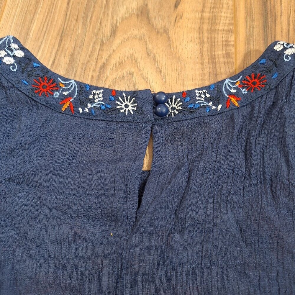 Embroidered Sleeveless Blue Blouse size large - Picture 3 of 6